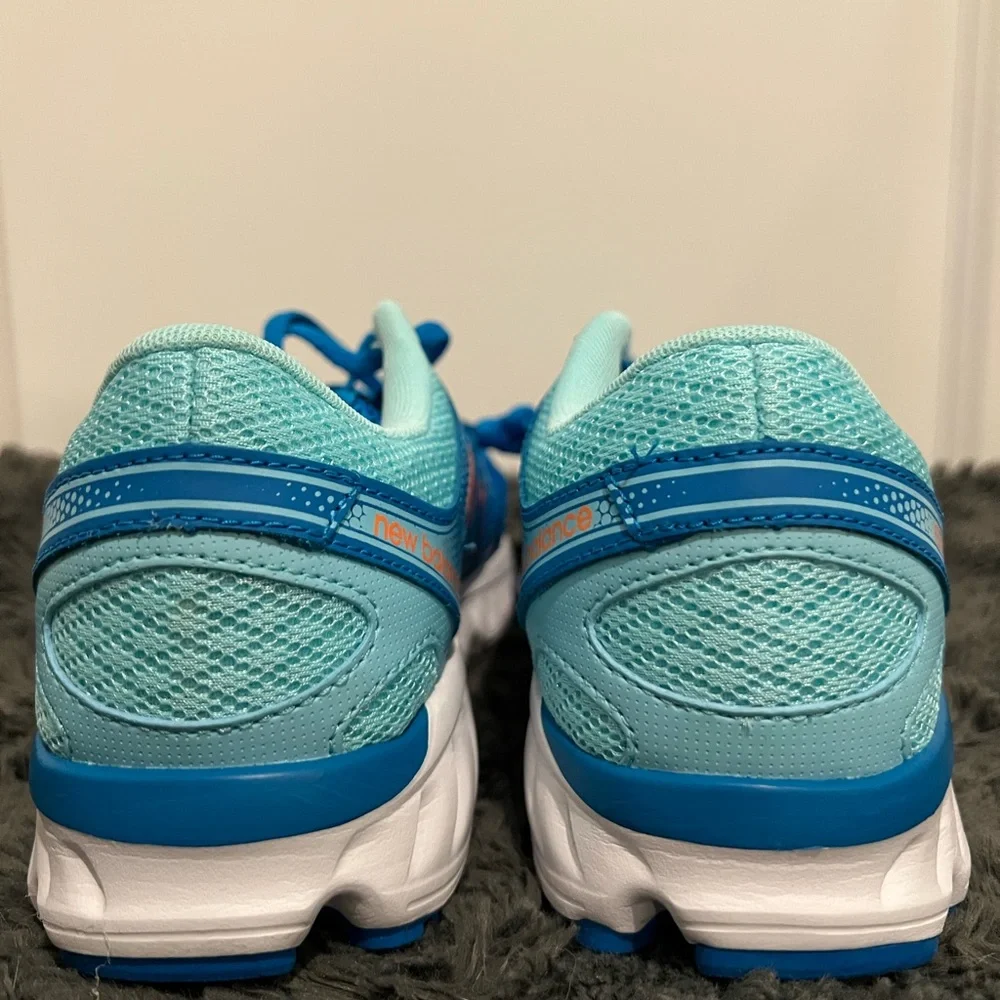NWOB New Balance 675v2 Women's Athletic Running Shoes in Size 7.5 - Picture 4 of 8